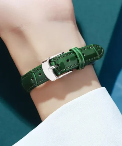 Montre à quartz en cuir avec incrustation de diamants
